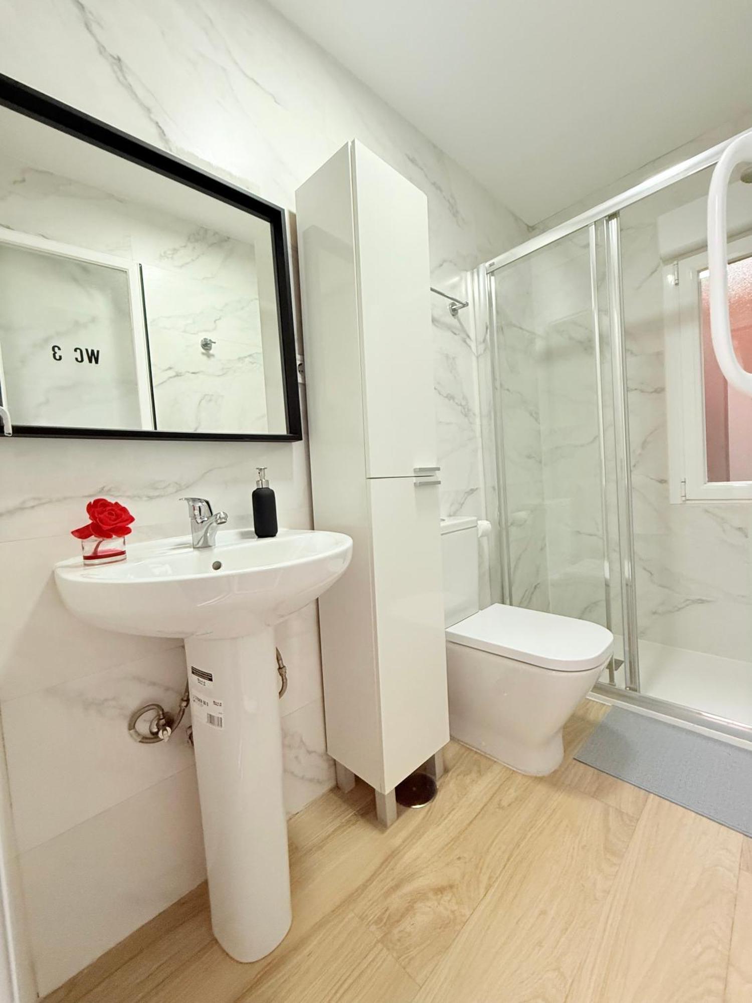 Rosa Rooms, Habitacion Con Bano Privado Pozuelo de Alarcón Exteriér fotografie