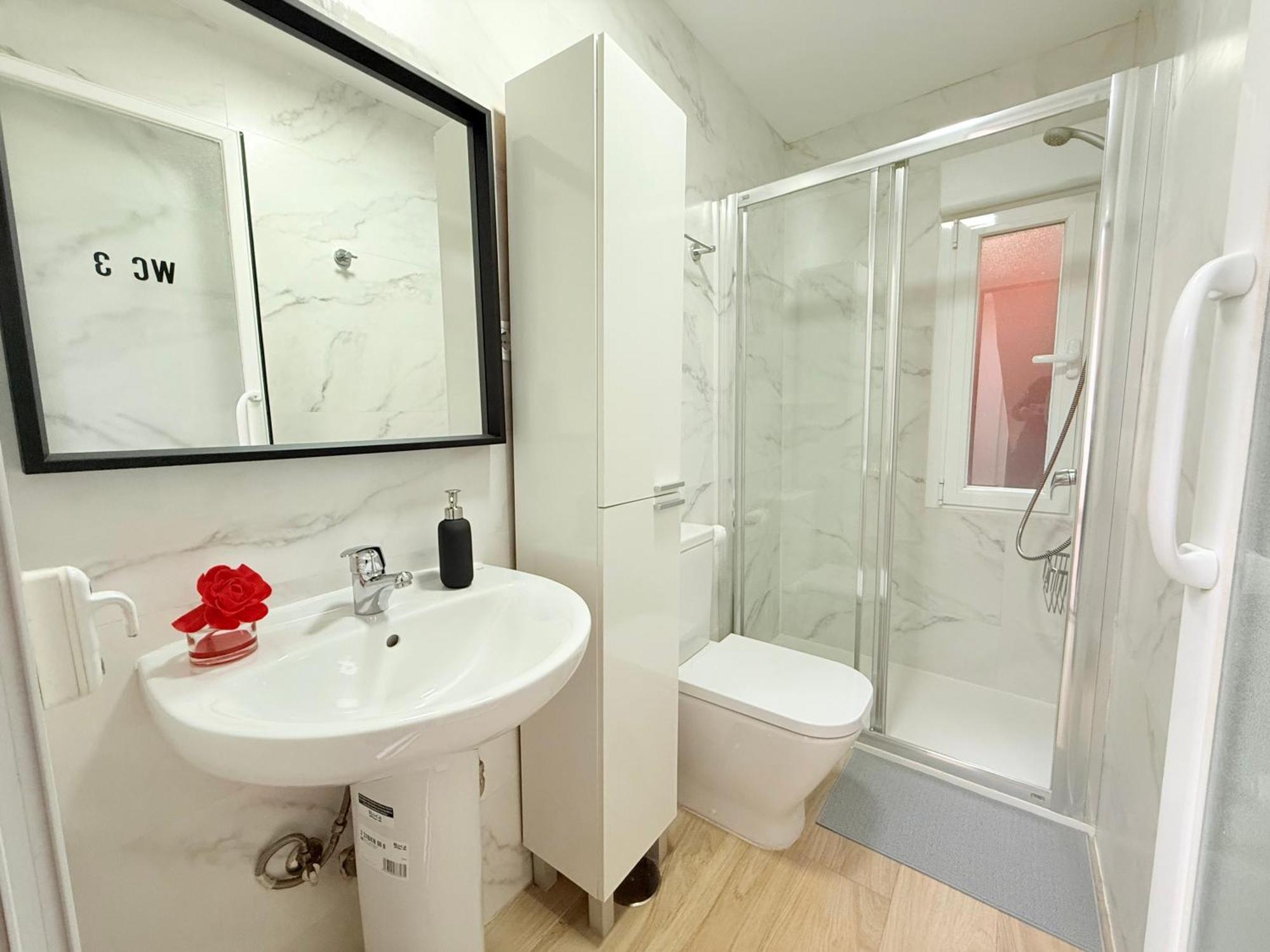 Rosa Rooms, Habitacion Con Bano Privado Pozuelo de Alarcón Exteriér fotografie