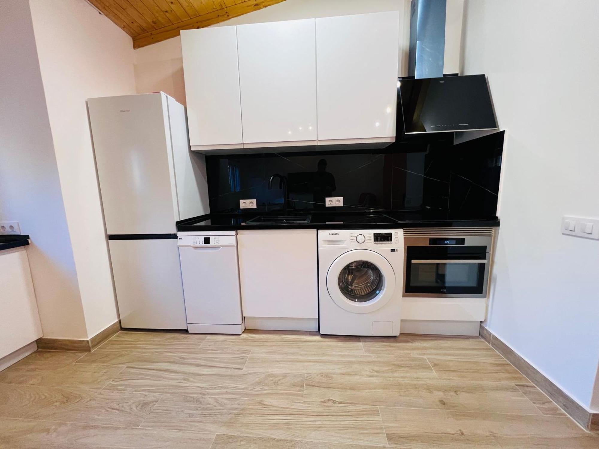 Rosa Rooms, Habitacion Con Bano Privado Pozuelo de Alarcón Exteriér fotografie